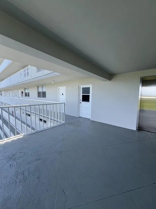 Unit 506 photo 28