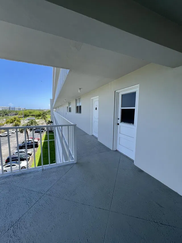 Unit 506 photo 32