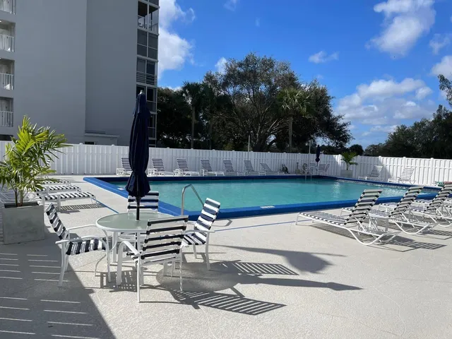 Unit 506 photo 37