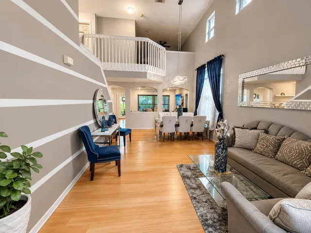 Residence photo 4