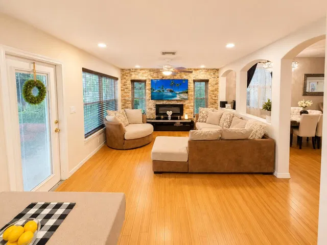 Residence photo 11
