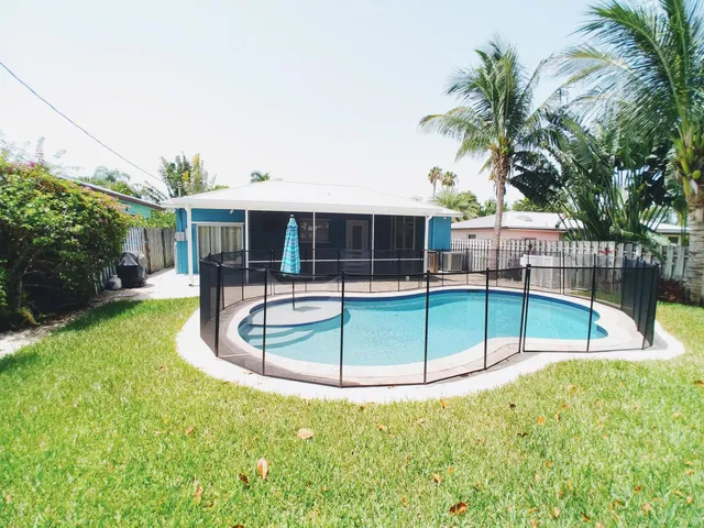 Residence photo 3