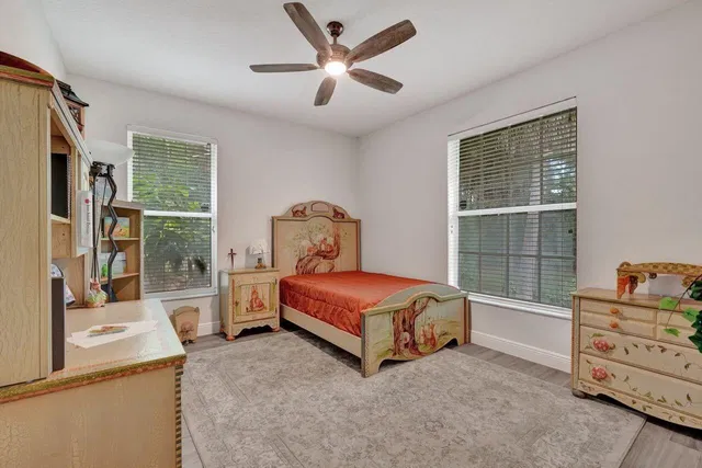  Residence photo 34