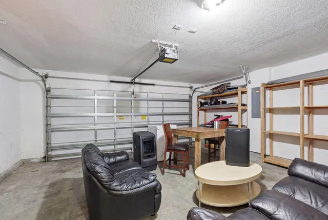 Residence photo 30