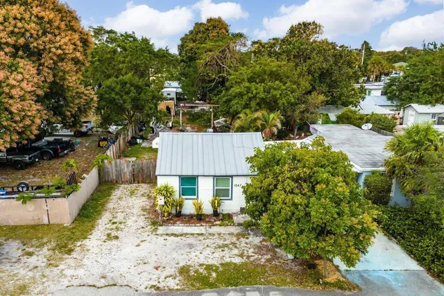 Residence photo 3