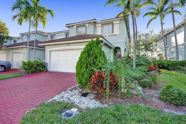 Residence photo 2