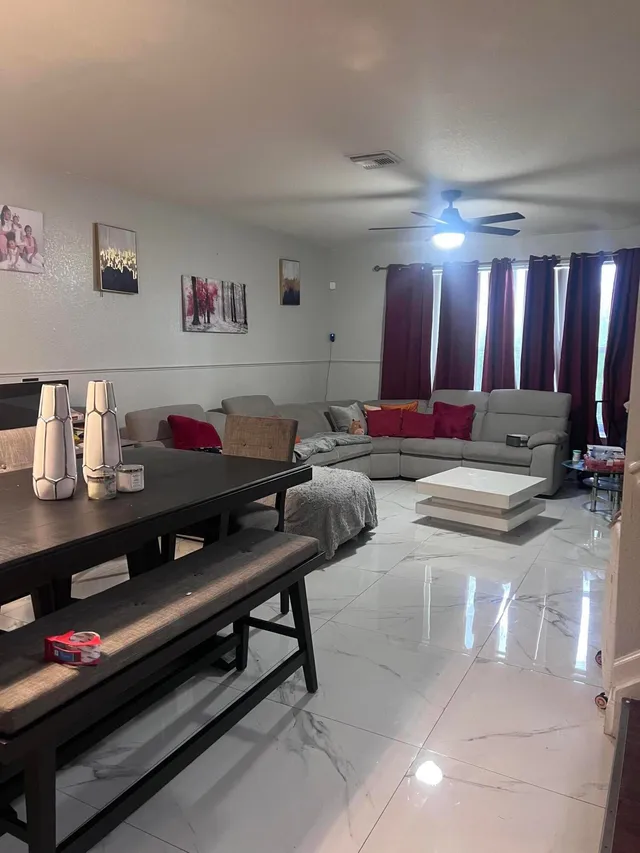 Residence photo 6