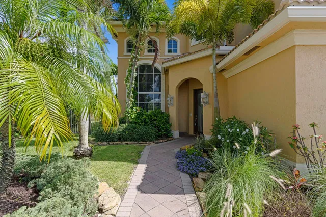 Residence photo 2
