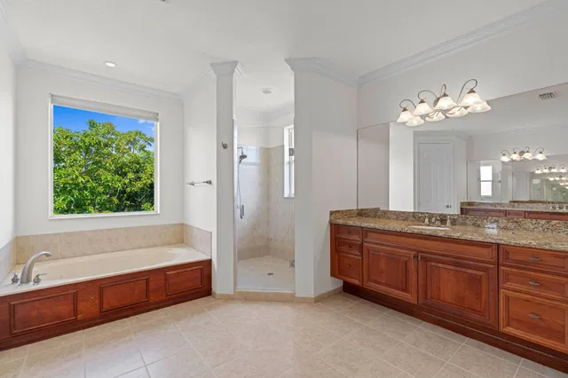Residence photo 42