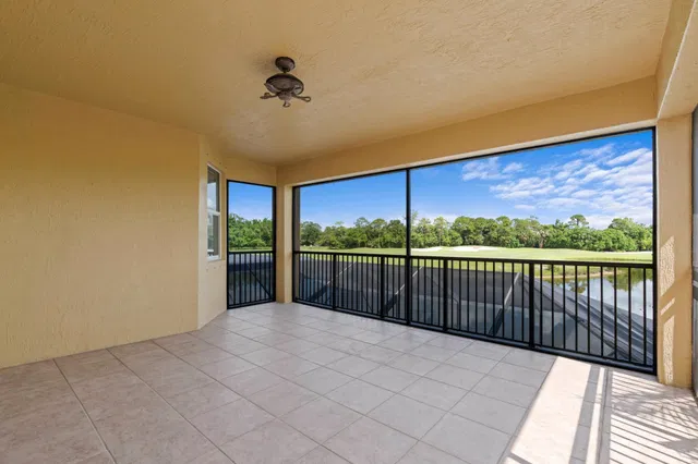 Residence photo 44