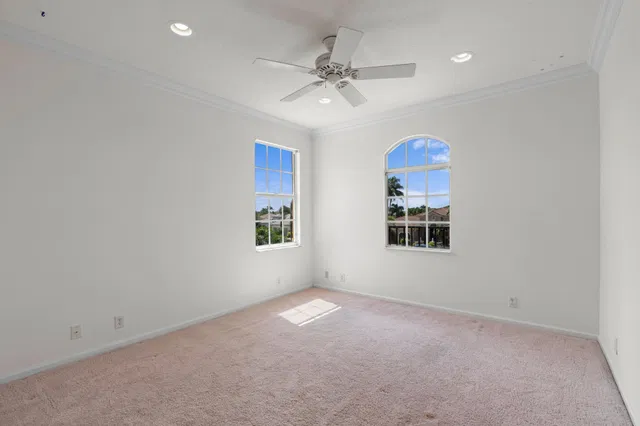 Residence photo 48