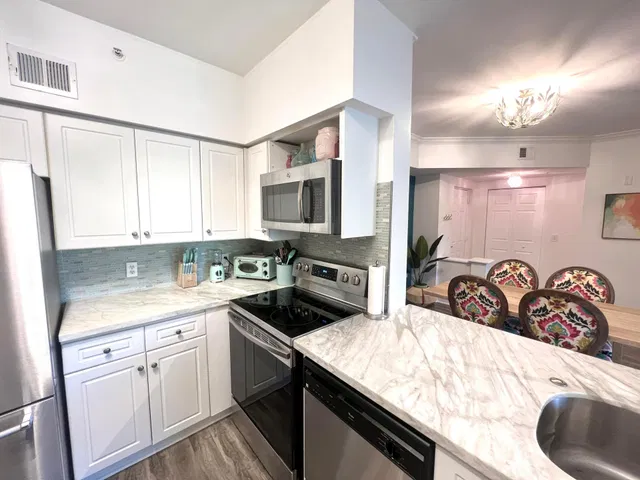 Unit 3307 photo 4