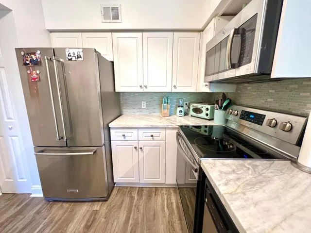 Unit 3307 photo 5
