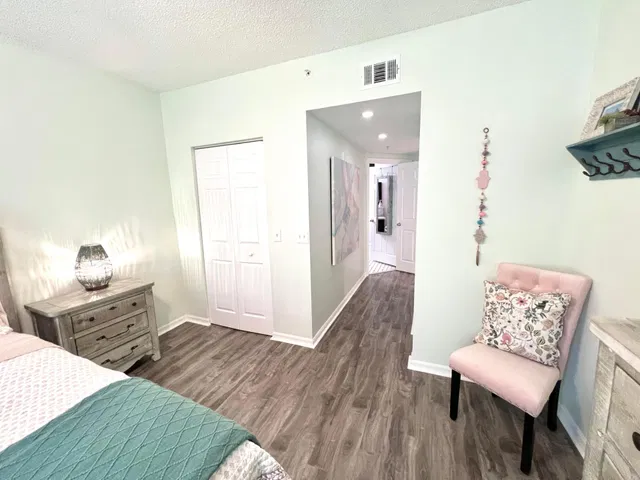 Unit 3307 photo 17