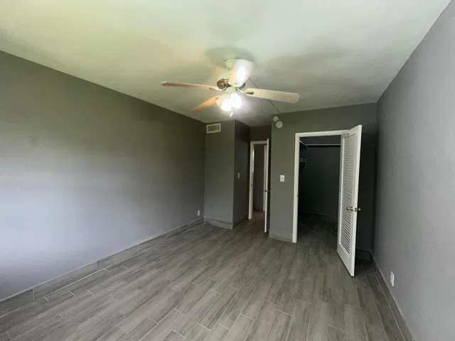 Unit 107 photo 11