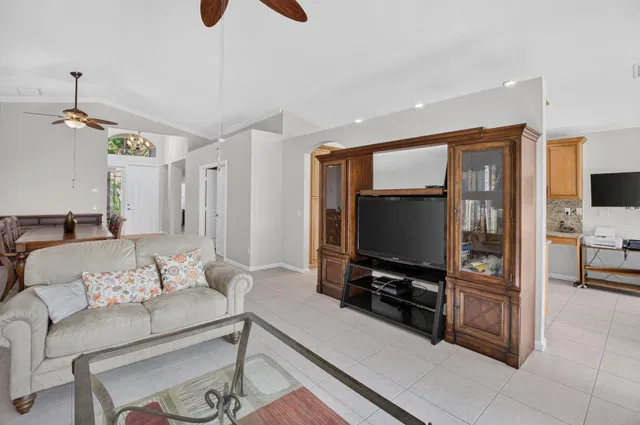 Residence photo 18