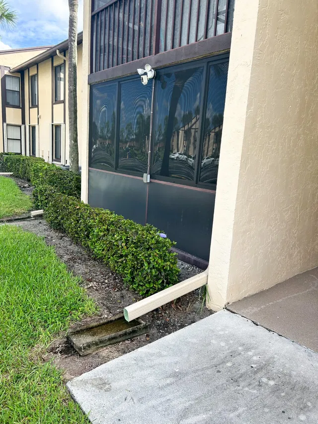 Unit C1 photo 2
