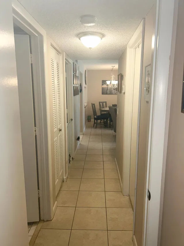Unit C1 photo 11
