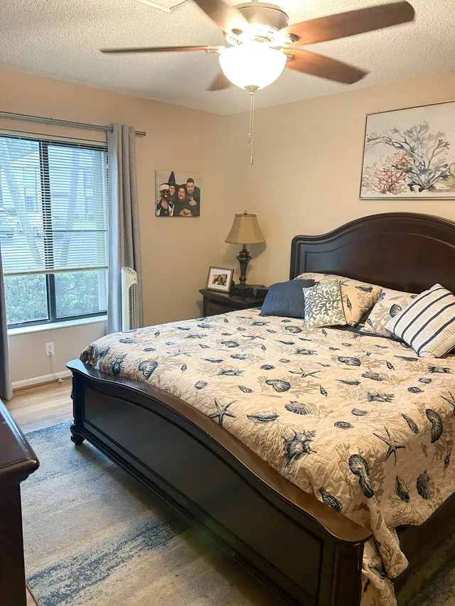 Unit C1 photo 18