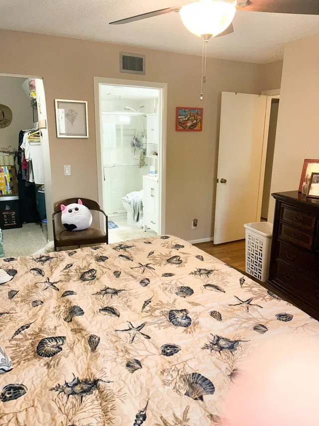 Unit C1 photo 20
