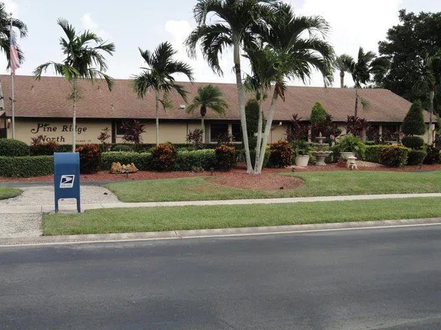 Unit C1 photo 27