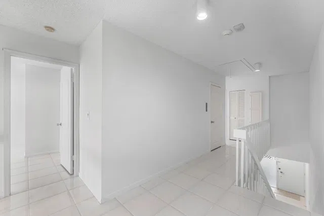 Unit T-1 photo 33