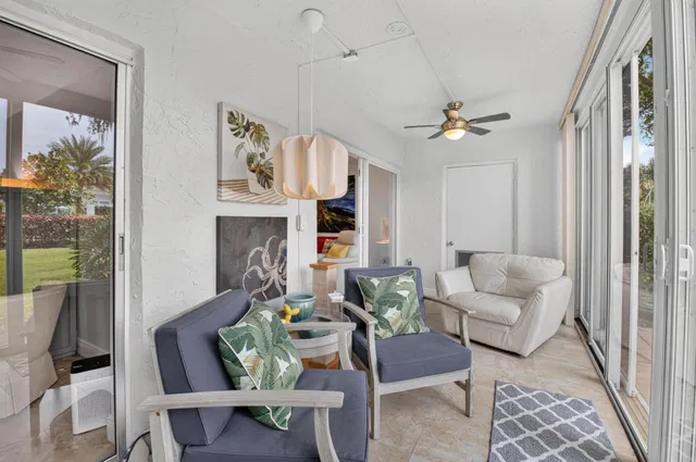 Unit 1060 photo 51