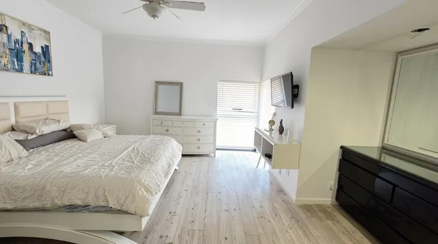Residence photo 8