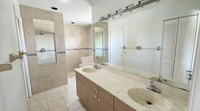 Residence photo 12