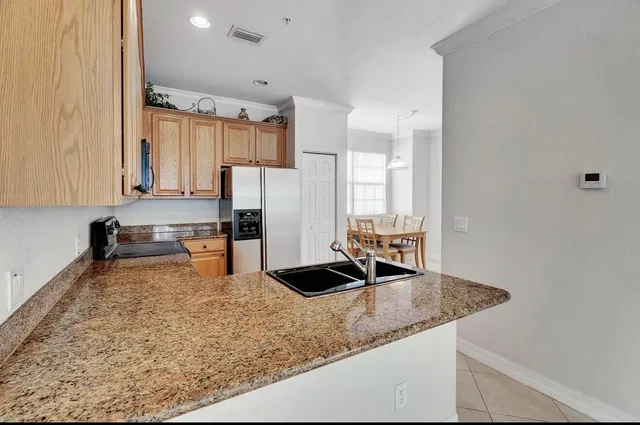 Residence photo 5