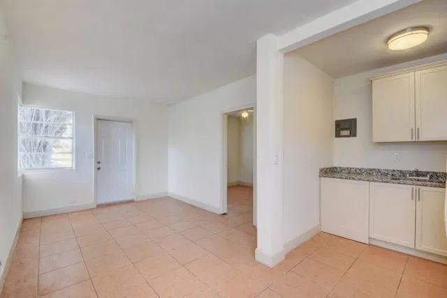 Old Northwood Unit B photo 17