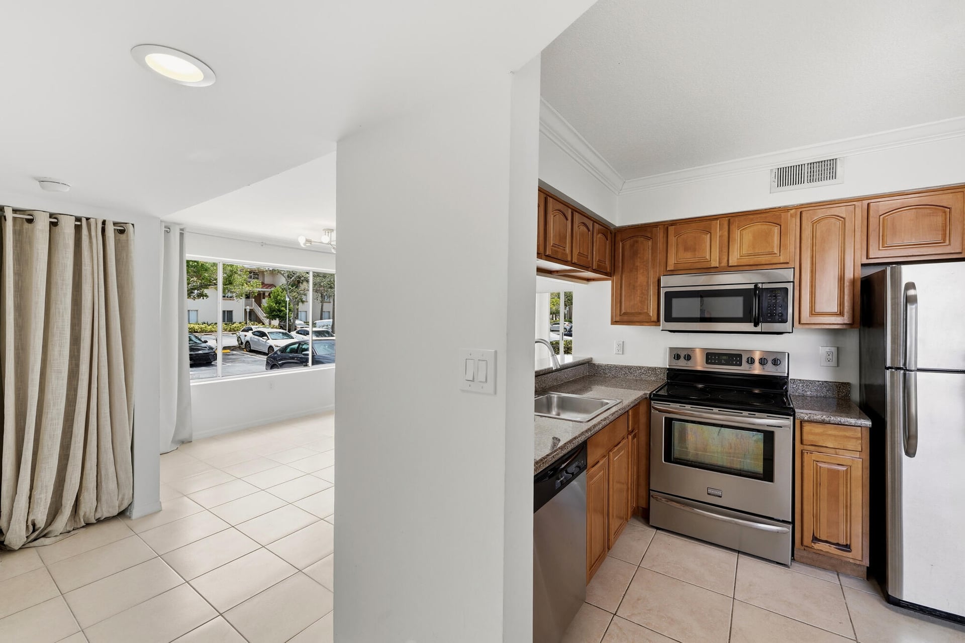 Residence photo 3