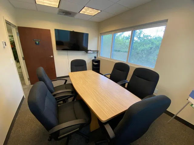 Unit 304 photo 3