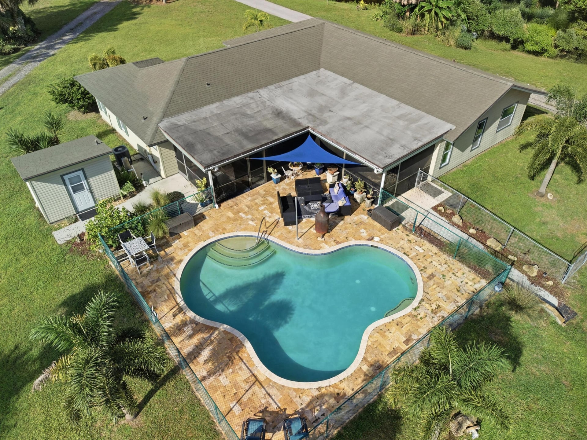 Residence photo 2