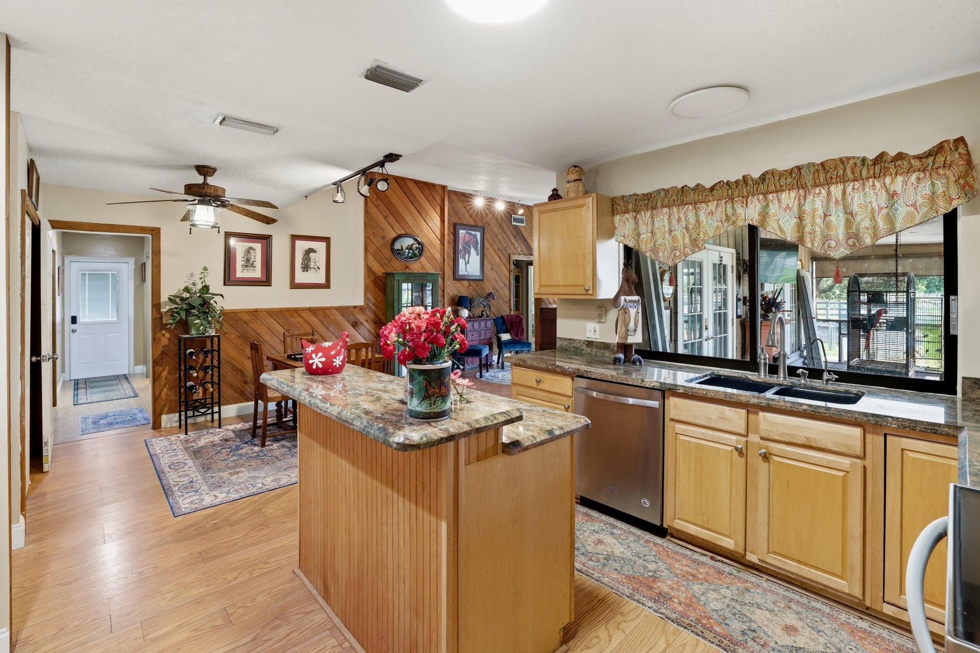 Residence photo 5