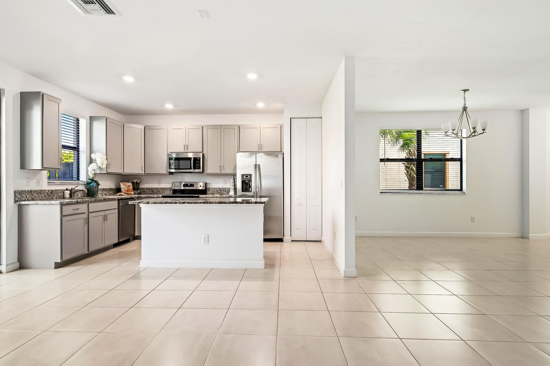 Residence photo 3