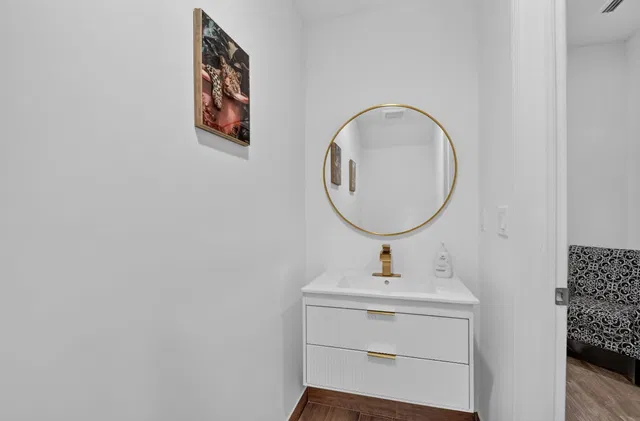 Residence photo 30