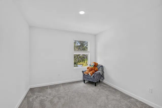 Residence photo 32
