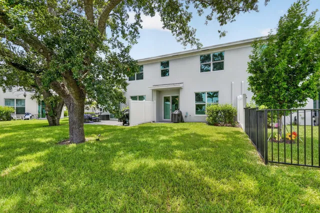 Residence photo 51