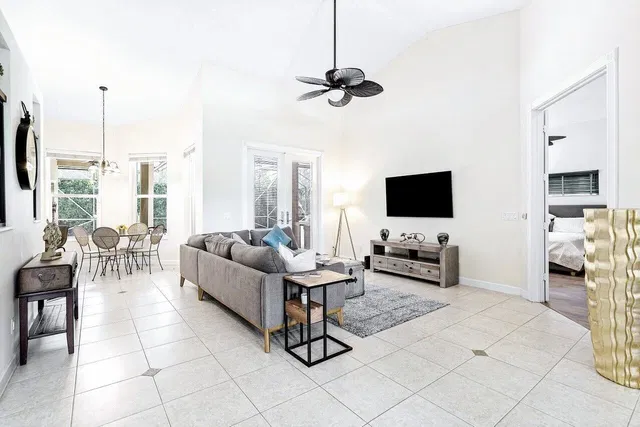 Residence photo 15