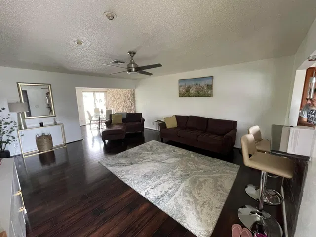 Residence photo 14