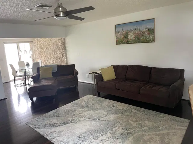 Residence photo 15