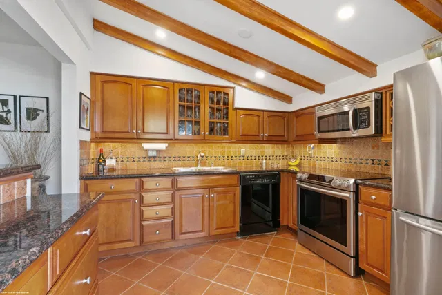 Residence photo 18