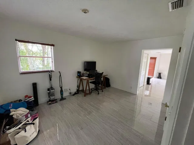 Residence photo 22
