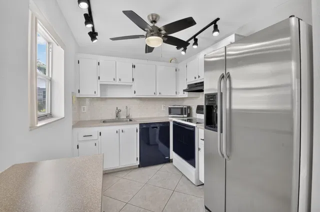 Residence photo 8