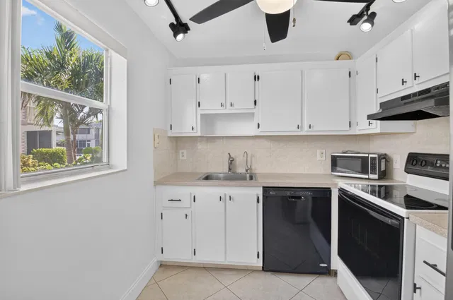 Residence photo 9