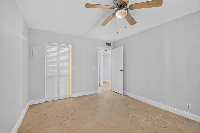 Residence photo 12