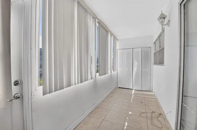 Residence photo 19