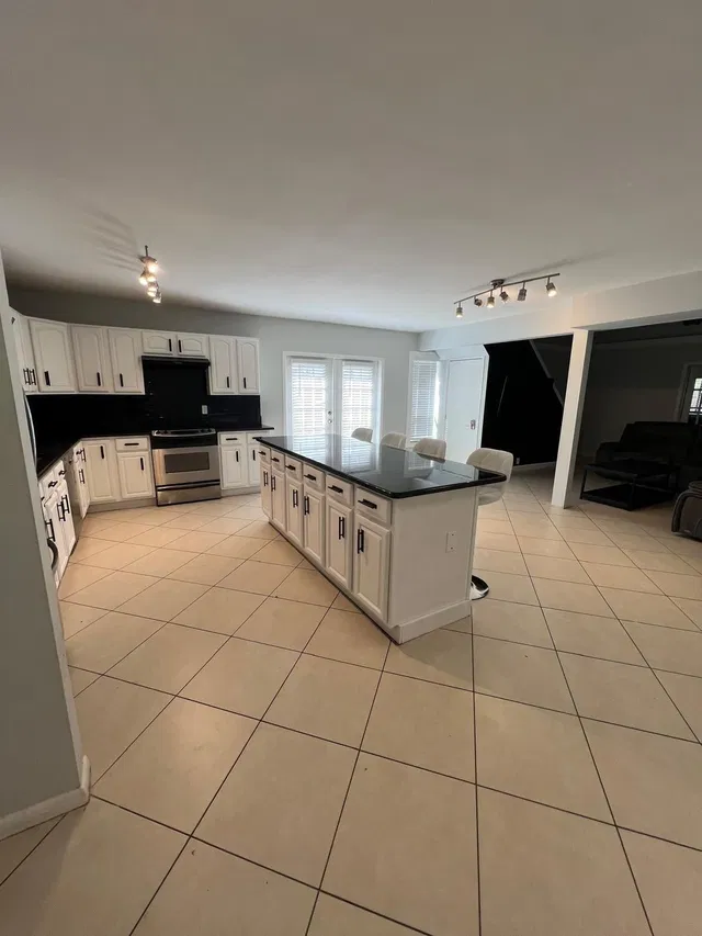 Residence photo 2