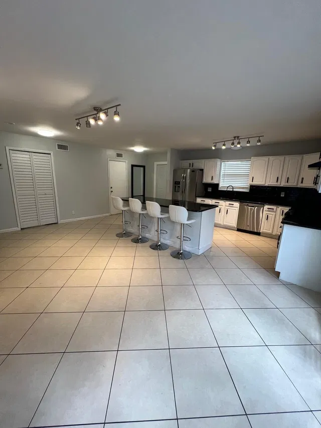 Residence photo 3